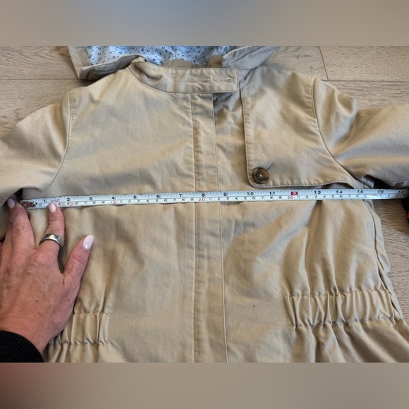 Girls Brooks Brothers Hooded (removable trench coat)
Size L - Picture 9 of 12